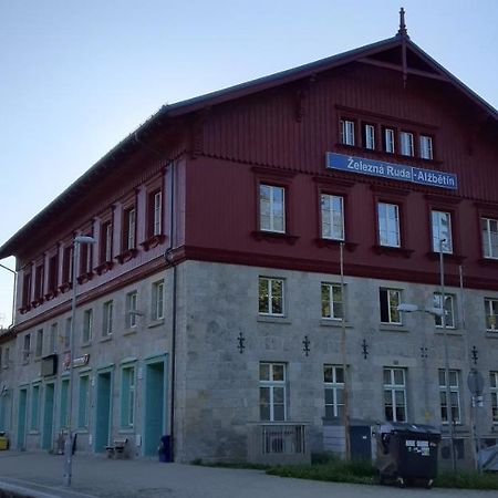 Aparthotel Dopravna Alzbetin Železná Ruda Esterno foto