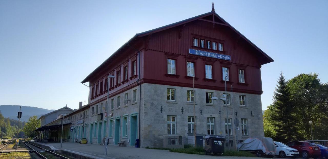 Aparthotel Dopravna Alzbetin Železná Ruda Esterno foto