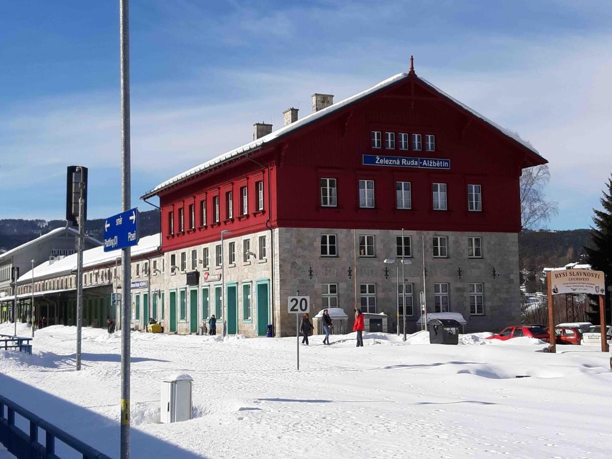 Aparthotel Dopravna Alzbetin Železná Ruda Esterno foto